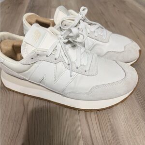 Womens New Balance 237- Size 11.5 like new